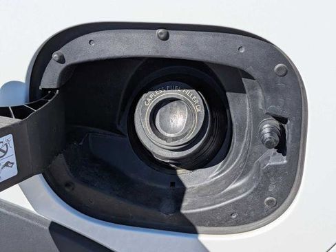 Used 2025 Nissan Pathfinder SV image 14