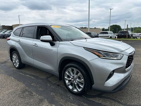 Used 2022 Toyota Highlander Limited AWD/4WD image 18
