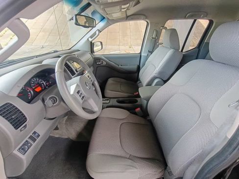 Used 2013 Nissan Frontier SV w/ SV Value Truck Pkg RWD image 23