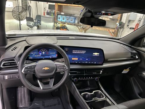 New 2026 Chevrolet Traverse LT image 21