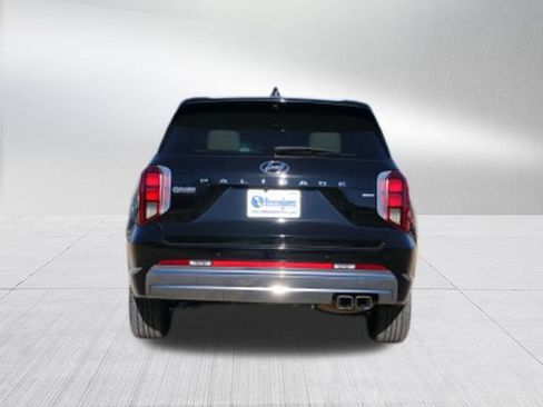 Used 2023 Hyundai Palisade Calligraphy image 4