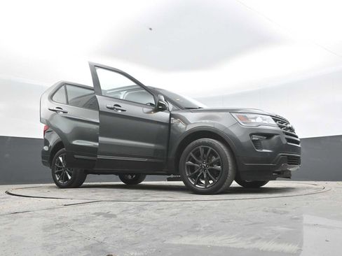 Used 2019 Ford Explorer XLT w/ Equipment Group 202A AWD/4WD image 61