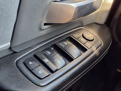 Used 2019 RAM 3500 Lone Star image 10