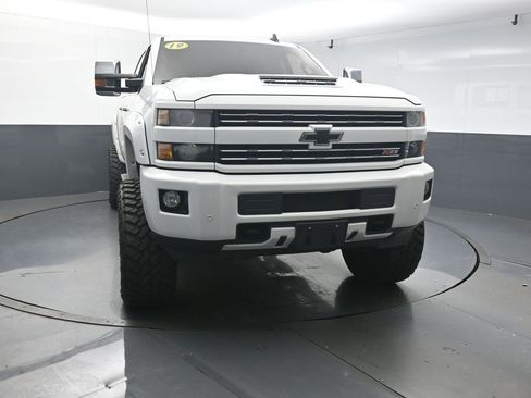 Used 2019 Chevrolet Silverado 2500 LTZ w/ Duramax Plus Package image 3