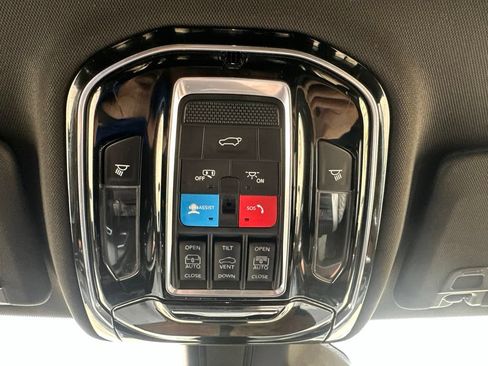 Used 2021 Jeep Grand Cherokee L Summit w/ Advanced Protech Group IV AWD/4WD image 8