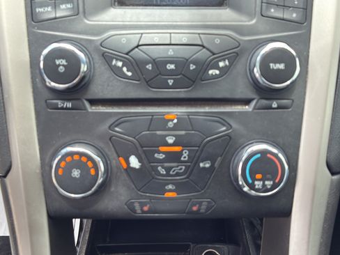 Used 2016 Ford Fusion SE w/ Equipment Group 202A FWD image 31