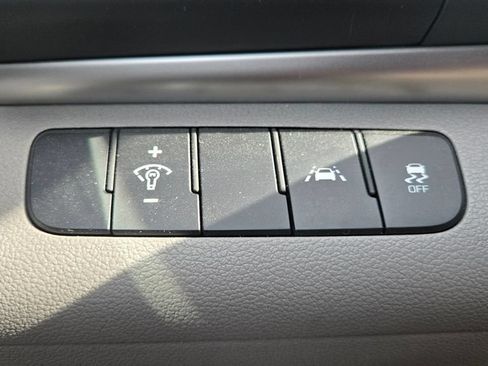 Used 2020 Hyundai Elantra SE FWD image 22
