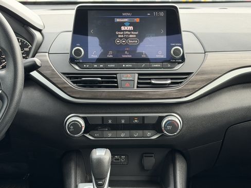 Used 2025 Nissan Altima 2.5 SV FWD image 26