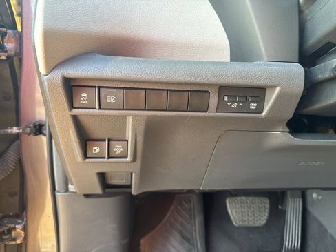 Used 2024 Toyota Sienna LE image 15