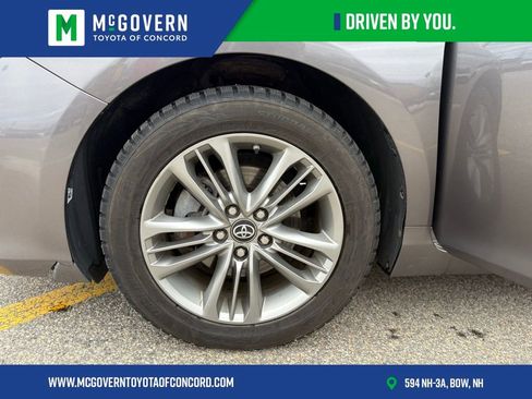 Used 2017 Toyota Camry SE w/ Moonroof Package image 22