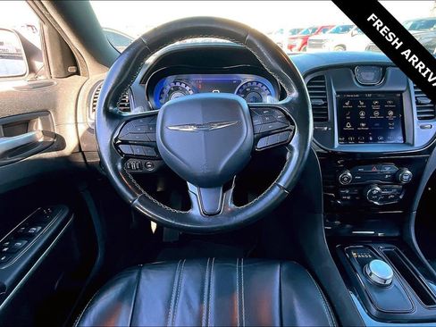 Used 2019 Chrysler 300 S image 8