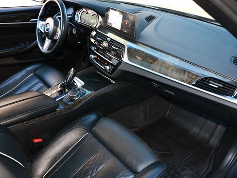 Used 2017 BMW 540i xDrive image 21