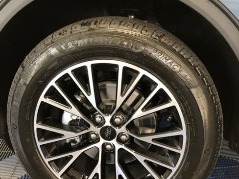 New 2025 Ford Escape SE image 8