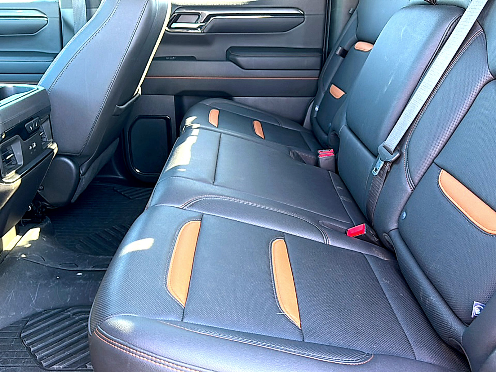 Used 2024 GMC Sierra 1500 AT4 w/ Technology Package AWD/4WD image 19