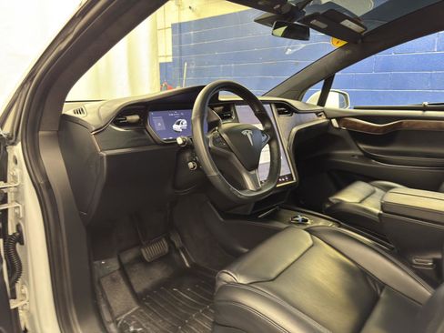 Used 2020 Tesla Model X Long Range image 17