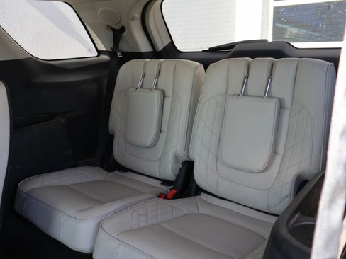 Used 2017 Ford Explorer Platinum AWD/4WD image 13