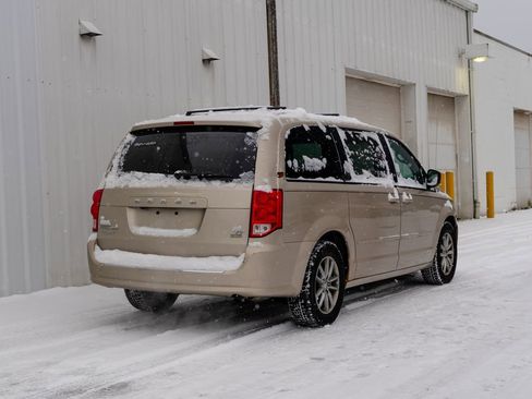 Used 2014 Dodge Grand Caravan R/T image 5