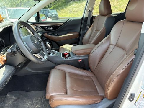Certified 2025 Subaru Outback Touring AWD/4WD image 10