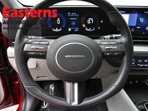 Used 2025 Hyundai Kona SEL FWD image 10