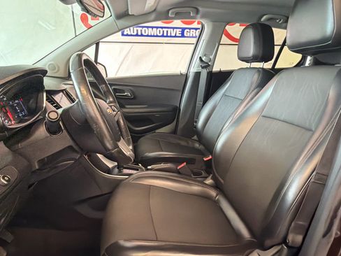 Used 2022 Chevrolet Trax LT w/ Driver Confidence Package AWD/4WD image 15