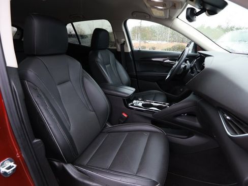 Used 2023 Buick Envision Essence image 29