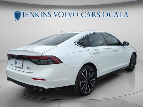 Used 2023 Honda Accord Touring image 3