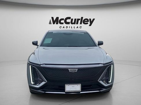 Certified 2024 Cadillac Lyriq Luxury AWD/4WD image 2