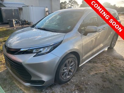 Used 2021 Toyota Sienna LE