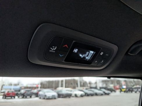 New 2026 Chrysler Pacifica Select w/ S Appearance Package image 31