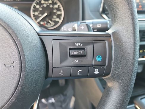 Used 2024 Nissan Rogue SV FWD image 23