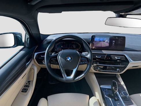 Used 2022 BMW 530i xDrive AWD/4WD image 19
