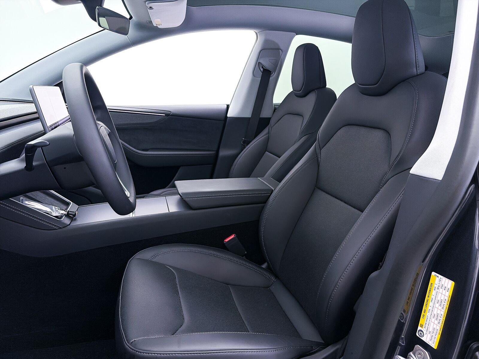 Used 2026 Tesla Model Y 2WD image 18