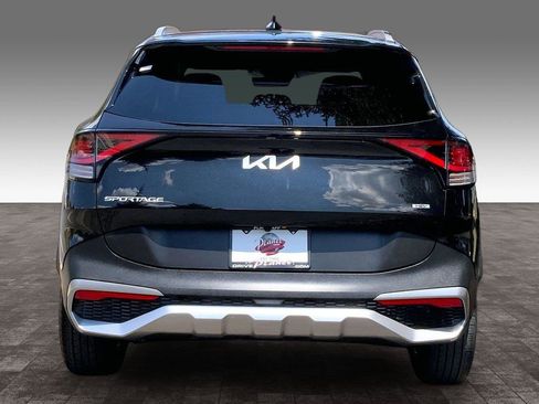 Used 2025 Kia Sportage EX AWD/4WD image 4