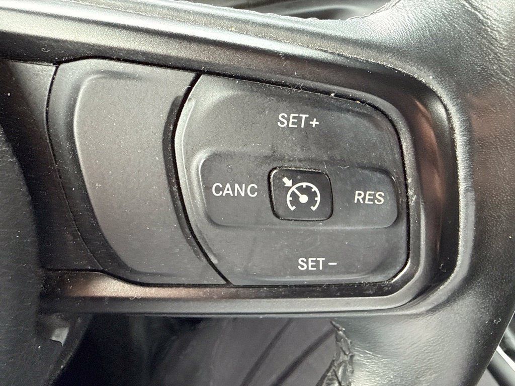 Used 2018 Jeep Wrangler Sport AWD/4WD image 21