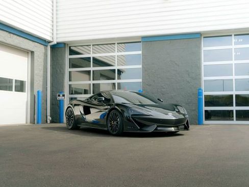 Used 2017 McLaren 570S RWD image 28