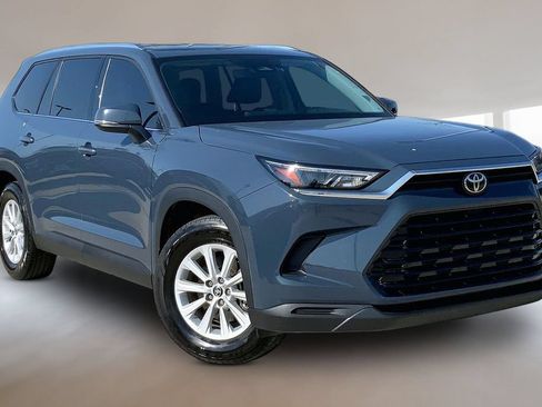 Used 2024 Toyota Grand Highlander FWD image 12