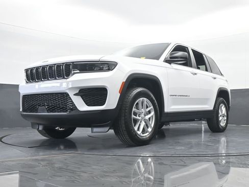 New 2025 Jeep Grand Cherokee Laredo RWD image 54