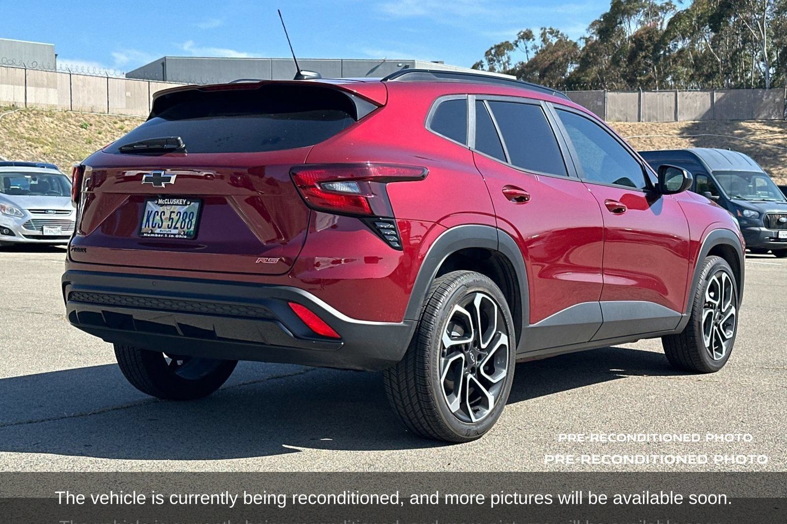 Used 2025 Chevrolet Trax RS w/ Sunroof Package FWD image 7