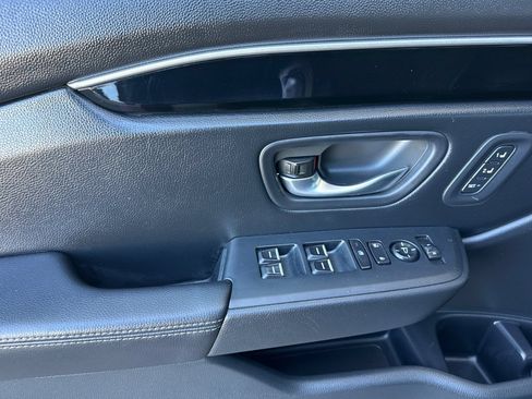 Used 2025 Honda Pilot Touring image 11