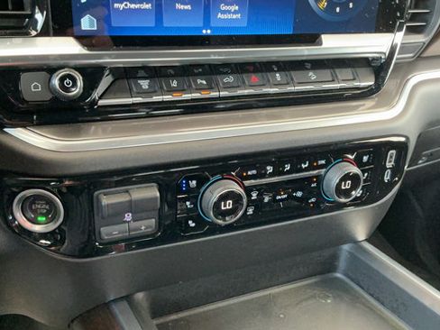 Used 2025 Chevrolet Silverado 2500 High Country w/ High Country Premium Package AWD/4WD image 17