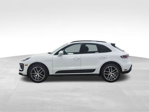 Used 2022 Porsche Macan image 2
