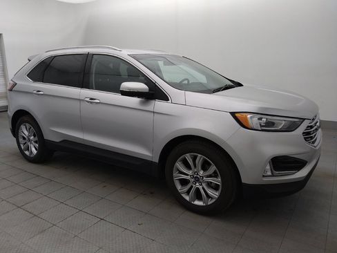 Used 2019 Ford Edge Titanium image 11
