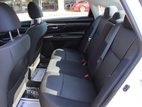 Used 2017 Nissan Altima 2.5 SR w/ Midnight Edition Package FWD image 14