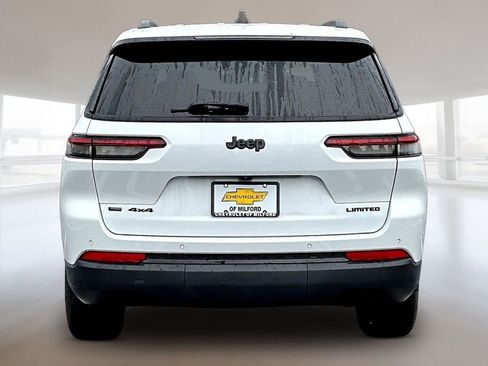 Used 2023 Jeep Grand Cherokee L Limited w/ Black Appearance Package AWD/4WD image 5