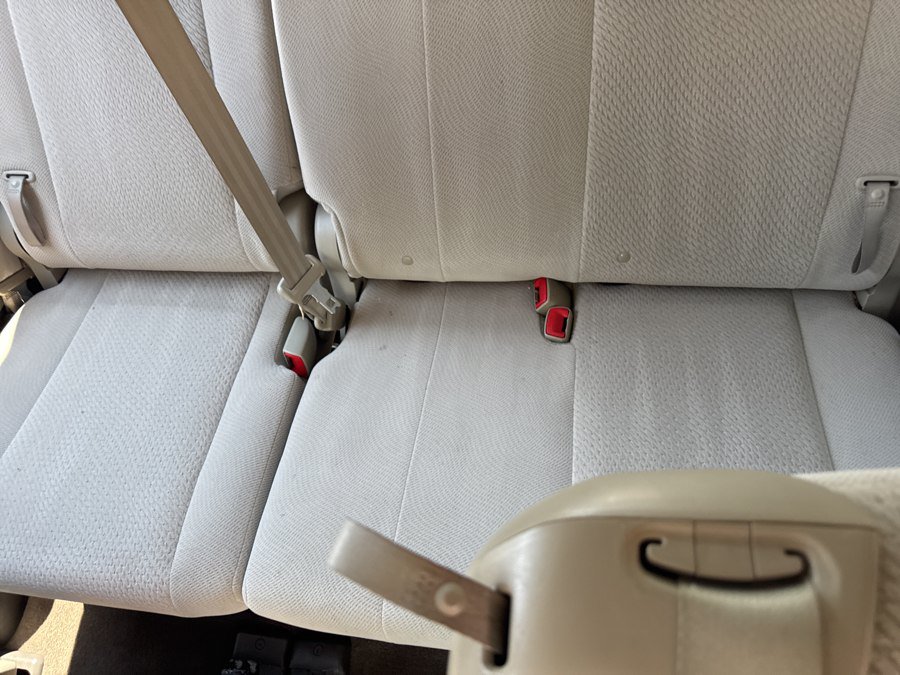Used 2013 Toyota Sienna LE FWD image 23