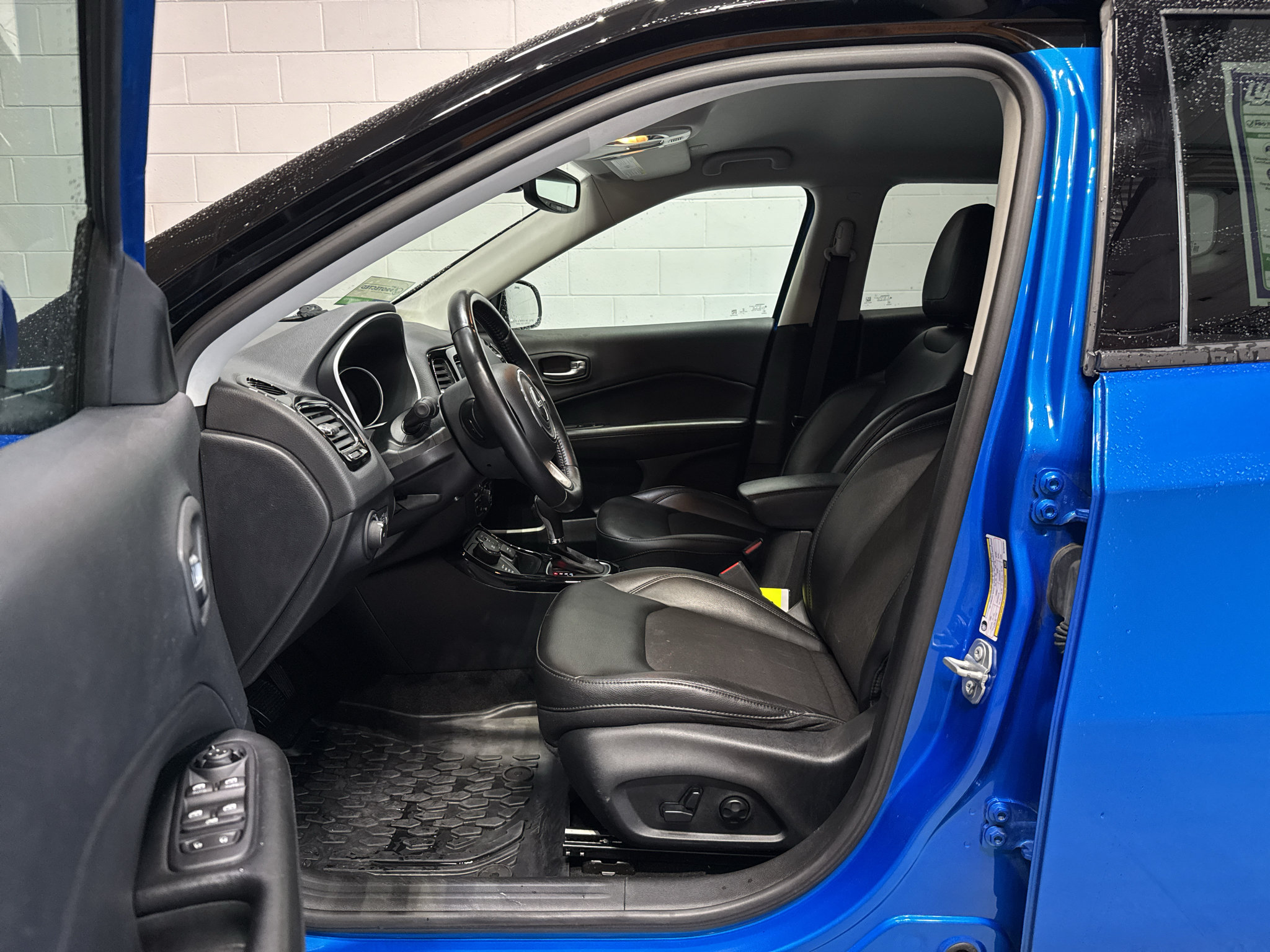 Used 2021 Jeep Compass Latitude AWD/4WD image 13