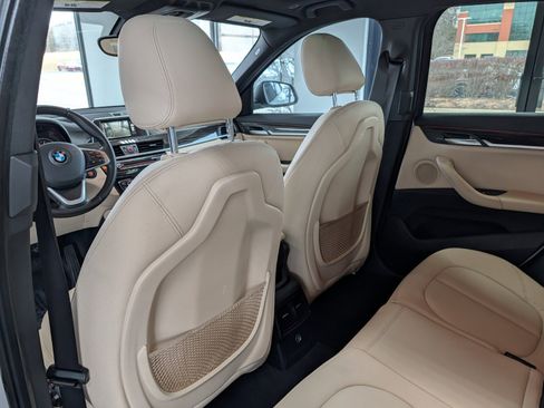 Used 2017 BMW X1 xDrive28i image 11