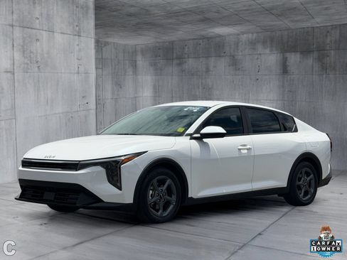 Used 2025 Kia K4 FWD image 2