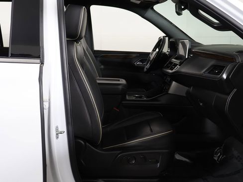 Used 2023 Chevrolet Suburban Premier AWD/4WD image 30