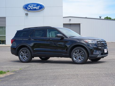 New 2026 Ford Explorer Active w/ Active Comfort Package AWD/4WD image 2
